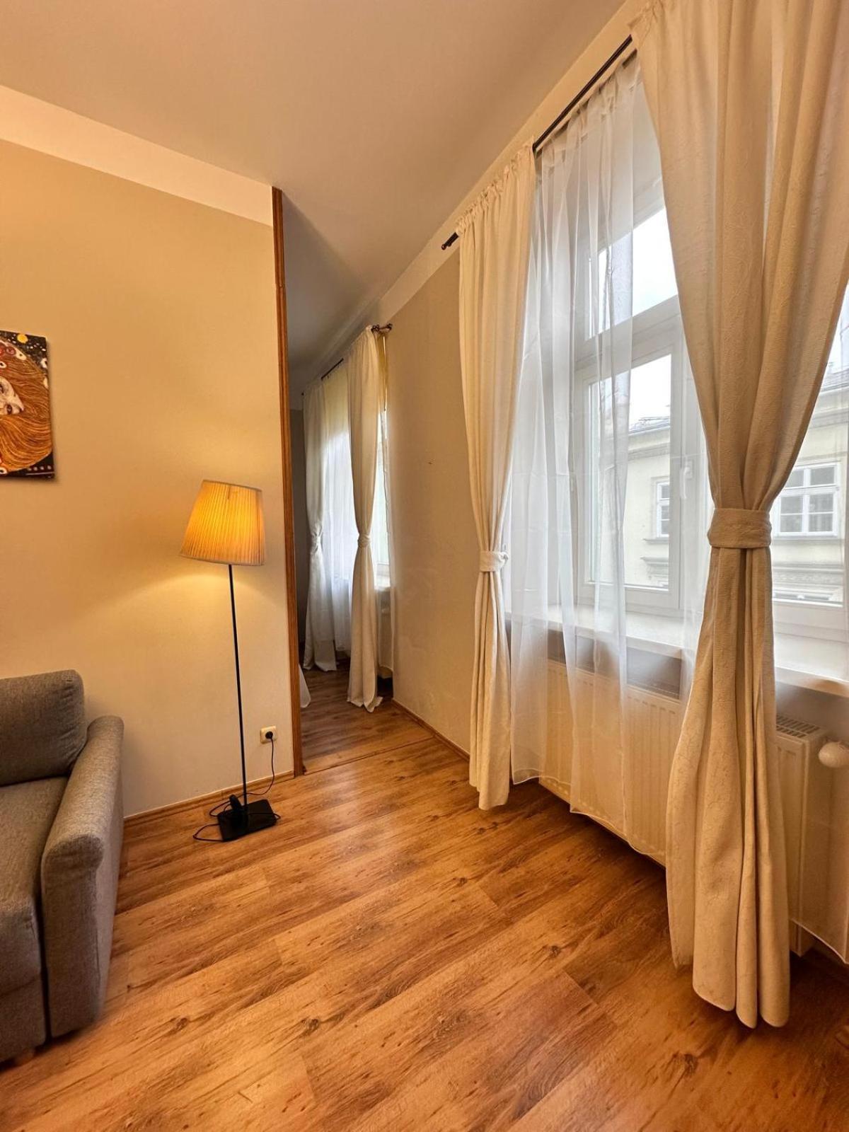 Mikolajska Apartments With Lift คราคูฟ ภายนอก รูปภาพ