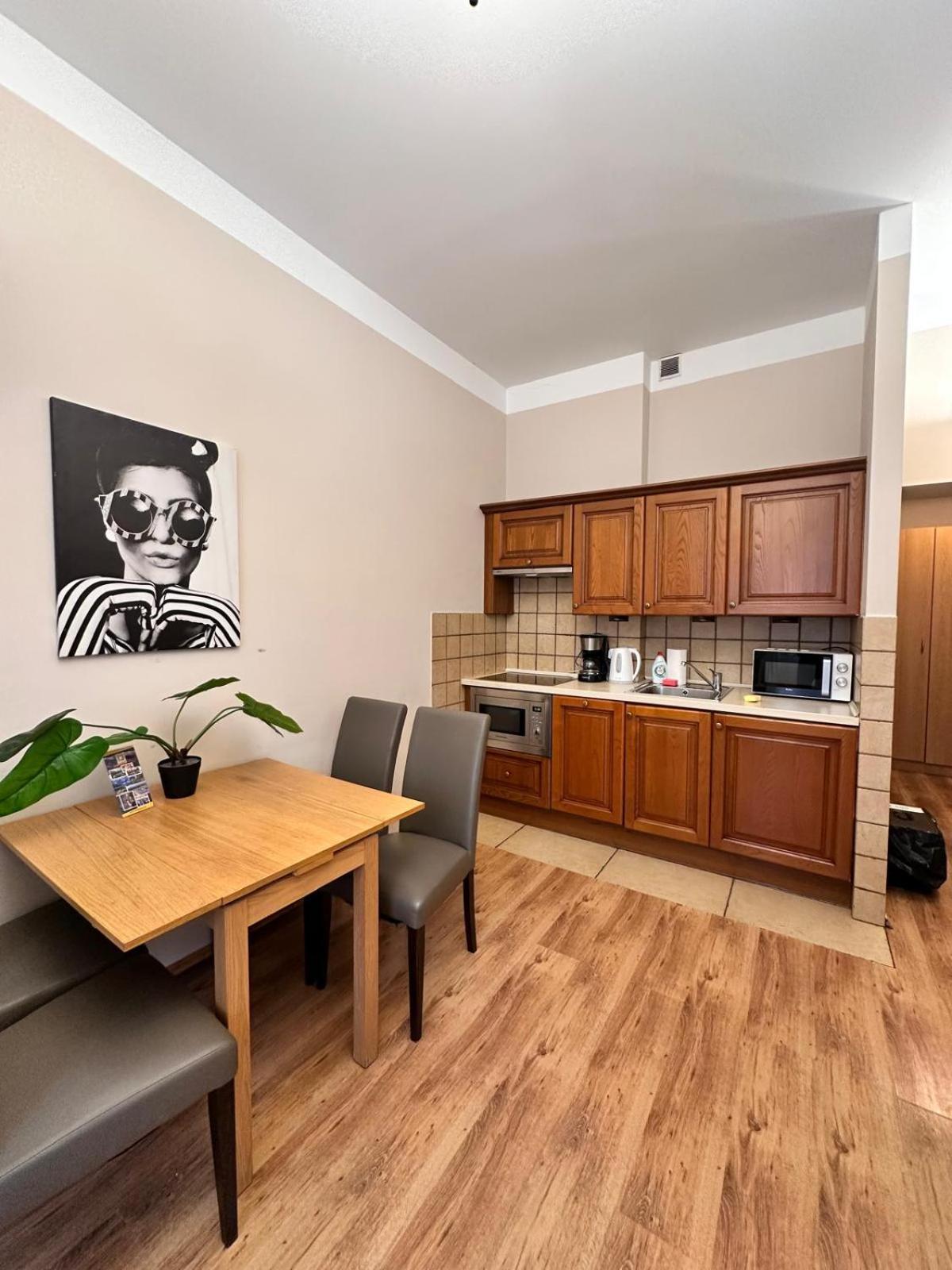 Mikolajska Apartments With Lift คราคูฟ ภายนอก รูปภาพ